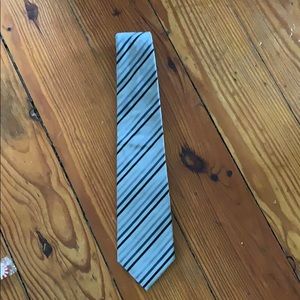 Hugo Boss silk tie in silvers and greys
